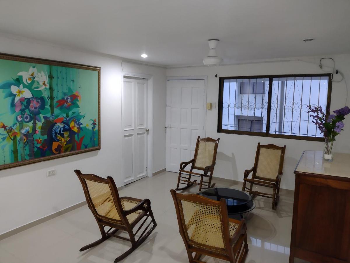 Clementina Hostel Cartagena エクステリア 写真